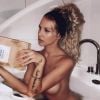 Adixia (Les Marseillais VS Le reste du monde, sur W9) s'affiche entièrement nue dans son bain.