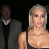 Kim Kardashian arrive au bras de son ami photographe Mert Alas à l'inauguration du nouveau livre Mert Alas & Marcus Piggott à New York, le 7 septembre 2017.