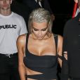 Kim Kardashian arrive au bras de son ami photographe Mert Alas à l'inauguration du nouveau livre Mert Alas &amp; Marcus Piggott à New York, le 7 septembre 2017.