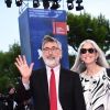 John Landis et sa femme Deborah Nadoolman Landis arrivent à la cérémonie de clôture du 74ème Festival International du Film de Venise (Mostra), le 9 septembre 2017.