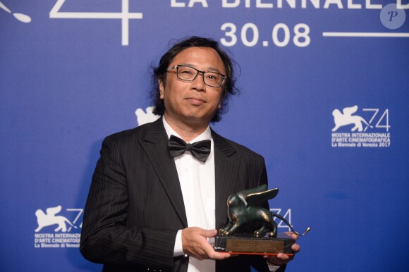 Hsin-Chien Huang (prix de la meilleure expérience virtuelle pour "La Camera Insabbiata") au photocall des lauréats du 74ème Festival International du Film de Venise (Mostra), le 9 septembre 2017.