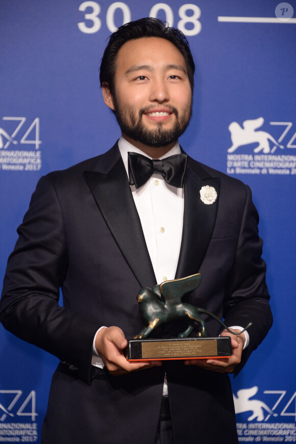 Eugene YK Chung (prix du meilleur film virtuel pour "Arden's Wake") au photocall des lauréats du 74ème Festival International du Film de Venise (Mostra), le 9 septembre 2017.