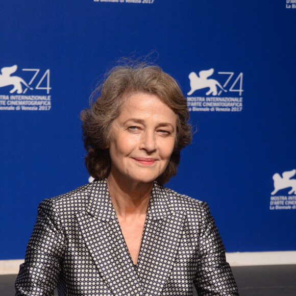 Charlotte Rampling (prix "Coppa Volpi " de la meilleure actrice pour "Hannah") au photocall des lauréats du 74ème Festival International du Film de Venise (Mostra), le 9 septembre 2017.