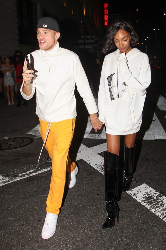 Jourdan Dunn et son ami sortent du défilé Fenty Puma by Rihanna lors de la Fashion Week à New York le 10 septembre 2017.