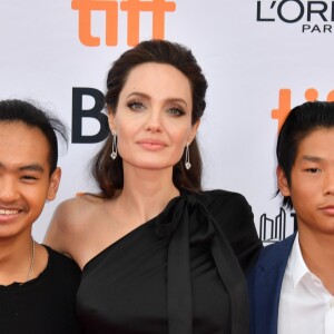 Angelina jolie avec ses enfants Maddox et Pax à la première de "First They Killed My Father" au Toronto International Film Festival 2017 (TIFF), le 11 septembre 2017.