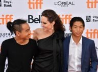 Angelina Jolie, maman fière et radieuse avec Maddox (16 ans) et Pax (13 ans)