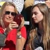 Estelle Lefebure et sa fille Emma Hallyday - Personnalités dans les tribunes lors des internationaux de France de Roland Garros à Paris. Le 10 juin 2017. © Jacovides - Moreau / Bestimage