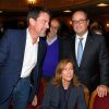 Semi-Exclusif - Manuel Valls avec sa femme Anne Gravoin, Jean-Michel Ribes et François Hollande à la générale de la pièce "La Vraie Vie" au théâtre Edouard 7 à Paris, le 18 septembre 2017. © Guirec Coadic/Bestimage