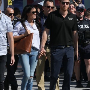 Première apparition officielle du prince Harry et sa compagne Meghan Markle dans les tribunes de la finale de tennis à la troisième édition des Invictus Games à Toronto, Ontario, Canada, le 25 septembre 2017. 