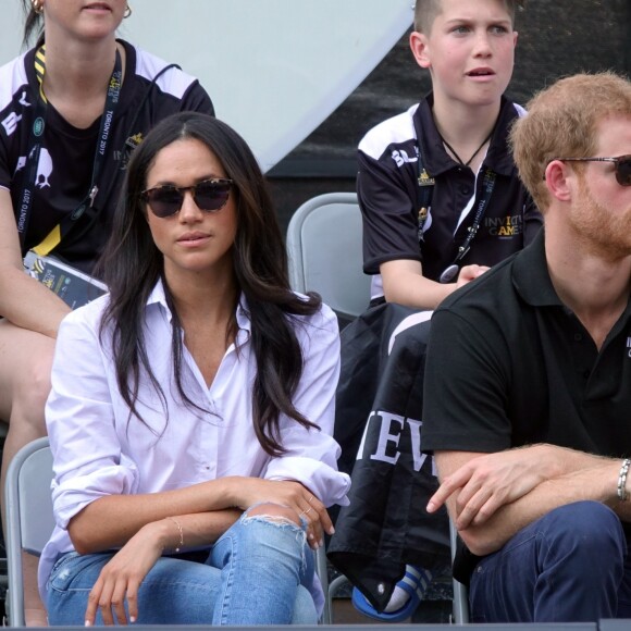 Première apparition officielle du prince Harry et sa compagne Meghan Markle dans les tribunes de la finale de tennis à la troisième édition des Invictus Games à Toronto, Ontario, Canada, le 25 septembre 2017. 