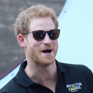 Première apparition officielle du prince Harry et sa compagne Meghan Markle dans les tribunes de la finale de tennis à la troisième édition des Invictus Games à Toronto, Ontario, Canada, le 25 septembre 2017. 