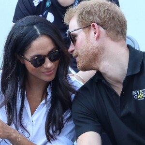Première apparition officielle du prince Harry et sa compagne Meghan Markle dans les tribunes de la finale de tennis à la troisième édition des Invictus Games à Toronto, Ontario, Canada, le 25 septembre 2017. 