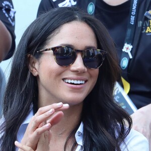 Première apparition officielle du prince Harry et sa compagne Meghan Markle dans les tribunes de la finale de tennis à la troisième édition des Invictus Games à Toronto, Ontario, Canada, le 25 septembre 2017. 