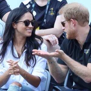 Première apparition officielle du prince Harry et sa compagne Meghan Markle dans les tribunes de la finale de tennis à la troisième édition des Invictus Games à Toronto, Ontario, Canada, le 25 septembre 2017. 