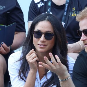Première apparition officielle du prince Harry et sa compagne Meghan Markle dans les tribunes de la finale de tennis à la troisième édition des Invictus Games à Toronto, Ontario, Canada, le 25 septembre 2017. 