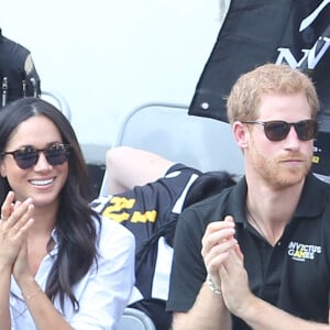 Première apparition officielle du prince Harry et sa compagne Meghan Markle dans les tribunes de la finale de tennis à la troisième édition des Invictus Games à Toronto, Ontario, Canada, le 25 septembre 2017. 