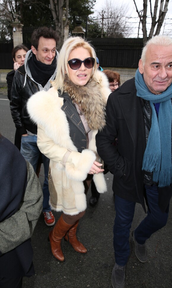 Exclusif - Michel Fugain et sa femme Sanda arrivant à l'enregistrement de l'émission "Vivement Dimanche" au pavillon Gabriel à Paris, le 25 février 2015.