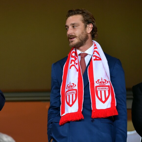 Le prince Albert II de Monaco et son neveu Pierre Casiraghi lors du match de Ligue des Champions entre l'AS Monaco et FC Porto au Stade Louis II à Monaco, le 26 septembre 2017. © Bruno Bebert/Bestimage