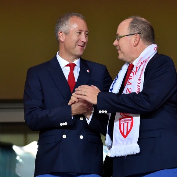 Vadim Vasilyev et le prince Albert II de Monaco lors du match de Ligue des Champions entre l'AS Monaco et FC Porto au Stade Louis II à Monaco, le 26 septembre 2017. © Bruno Bebert/Bestimage