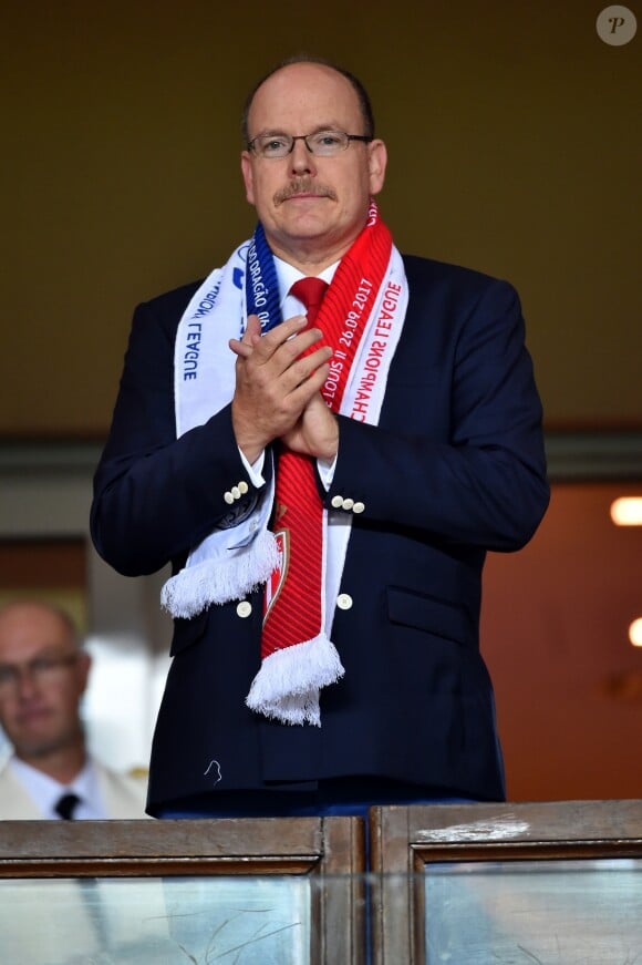 Le prince Albert II de Monaco lors du match de Ligue des Champions entre l'AS Monaco et FC Porto au Stade Louis II à Monaco, le 26 septembre 2017. © Bruno Bebert/Bestimage