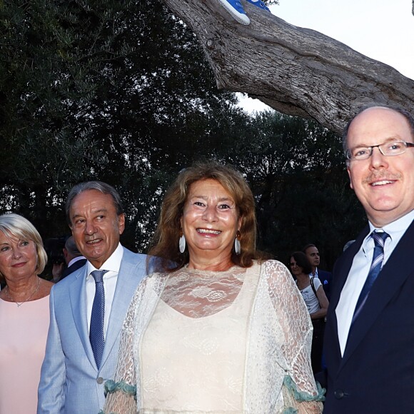 Exclusif - Patrick Césari (maire de Roquebrune-Cap-Martin) avec sa femme, Kawther Al Abood, le prince Albert II de Monaco - Inauguration de l'exposition "Art-bre" dans le cadre de la 16ème édition du "Septembre du patrimoine" à Roquebrune-Cap-Martin le 7 septembre 2017. © Claudia Albuquerque/Bestimage