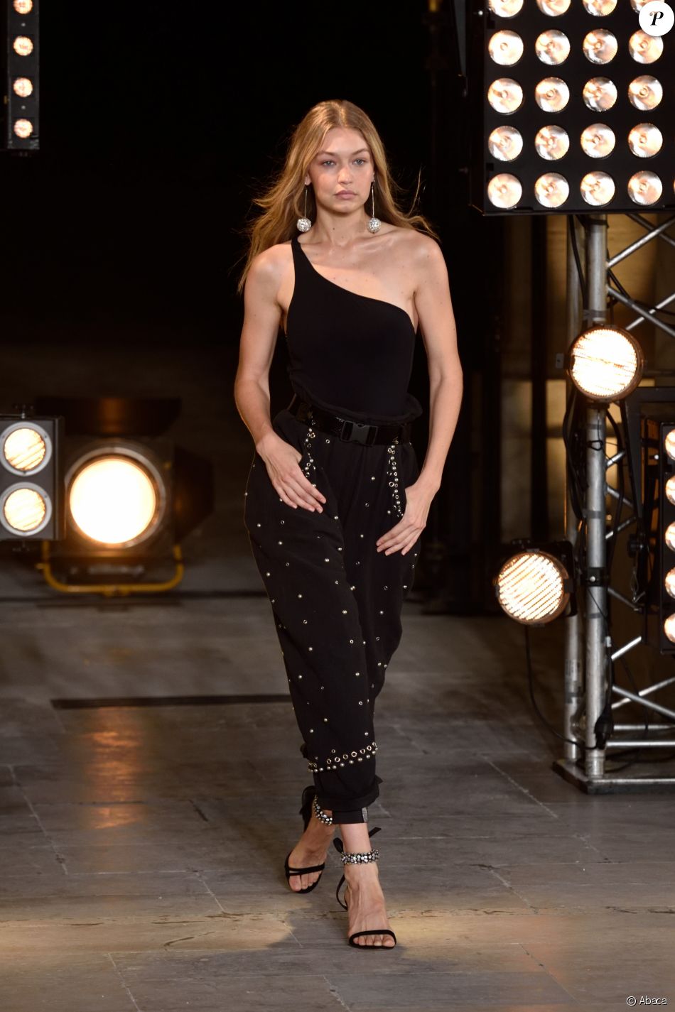 Gigi Hadid - Défilé Isabel Marant printemps-été 2018 à Paris, le 28 ...