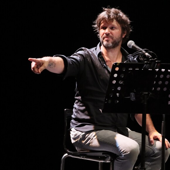 Exclusif - Prix Spécial - No Web - Bertrand Cantat (ex-membre du groupe "Noir Désir" et actuel membre du groupe "Détroit") fait une pause dans sa carrière musicale et se lance dans une tournée de lecture de textes poétiques avec deux musiciens autour de lui. Son nouveau spectacle de lecture (Condor Live) est tiré du livre "Condor" de Caryl Ferey. C'est une oeuvre allégorique et hallucinée, d'un couple fuyant la mort dans le Chili d'après Pinochet. Cenon, le 22 septembre 2016. © Patrick Bernard/ Bestimage22/09/2016 - Cenon