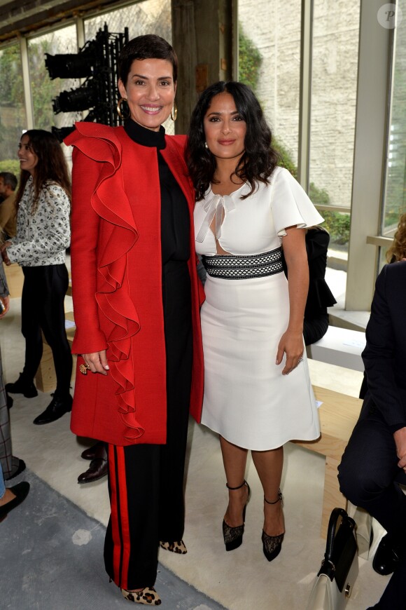 Cristina Cordula et Salma Hayek - Défilé Giambattista Valli, collection prêt-à-porter printemps-été 2018 à Paris. Le 2 octobre 2017. © CVS-Veeren / Bestimage