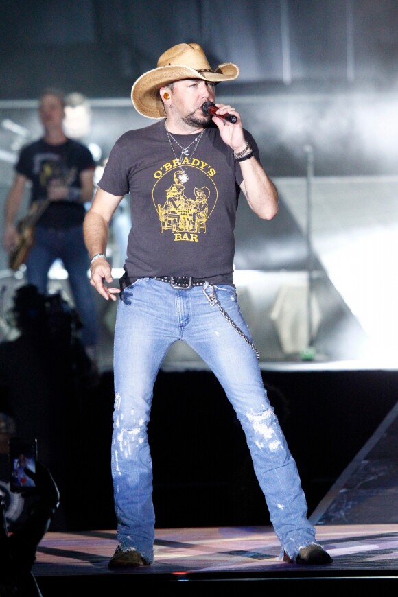Le chanteur de country Jason Aldean sur scène avant le massacre à Las Vegas, le 1eroctobre 2017.