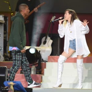 Pharrell Williams et Miley Cyrus lors du concert de charité 'One Love Manchester' à Manchester, le 4 juin 2017 © DaveHogan For OneLoveManchester/GoffPhotos.com via Bestimage