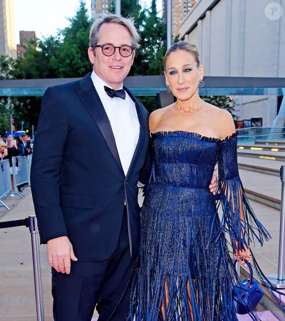 Sarah Jessica Parker et son mari Matthew Broderick arrivent à une soirée de gala à New York le 28 septembre 2017.