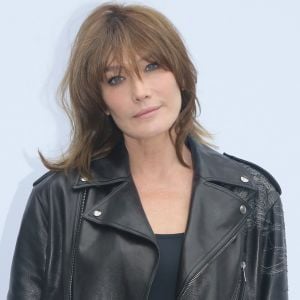 Semi-exclusif - Carla Bruni-Sarkozy - People au photocall du défilé de mode Valentino collection prêt-à-porter Printemps/Eté 2018 lors de la fashion week à Paris le 1er octobre 2017.