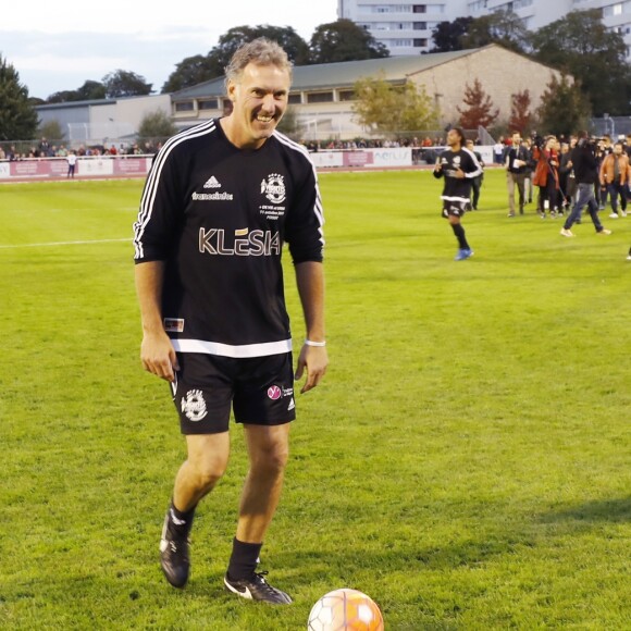Laurent Blanc - Le Variétés Club de France dispute un match caritatif présidé par madame Chirac au profit de l'opération "+ de Vie", en faveur des personnes âgées accueillies dans les services de gériatrie et d'URMA, service pédiatrie du CHU de Montpellier, parrainé par Laurent Blanc au stade Léo-Lagrange de Poissy, le 11 Octobre 2017. © Marc Ausset-Lacroix/Bestimage