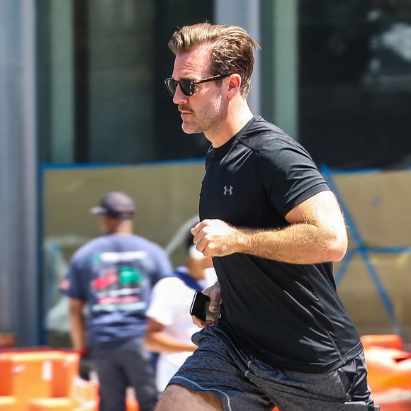 Exclusif - James Van Der Beek fait son footing dans les rues de New York le 2 aout 2017.