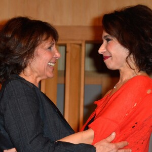 Exclusif - Stéphanie Fugain et sa fille Marie - Représentation de la pièce "Bouquet Final" au profit de l'association Laurette Fugain au théâtre de la Comédie Caumartin à Paris, le 12 octobre 2017. @ Coadic Guirec/Bestimage