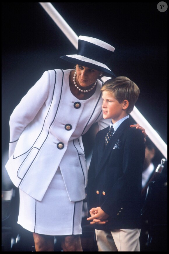La princesse Diana et le prince Harry en 1995