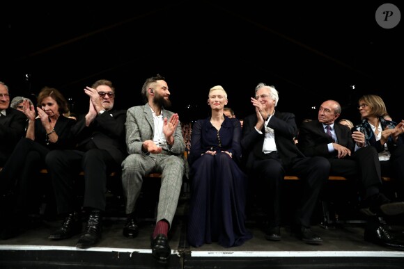 Eddy Mitchell et sa femme Muriel, Sandro Kopp, Tilda Swinton, Bertrand Tavernier, Gérard Collomb, Françoise Nyssen - Cérémonie d'ouverture du Festival Lumière 2017 au cours de laquelle Eddy Mitchell a reçu un hommage à Lyon, le 14 Octobre 2017 © Dominique Jacovides/Bestimage