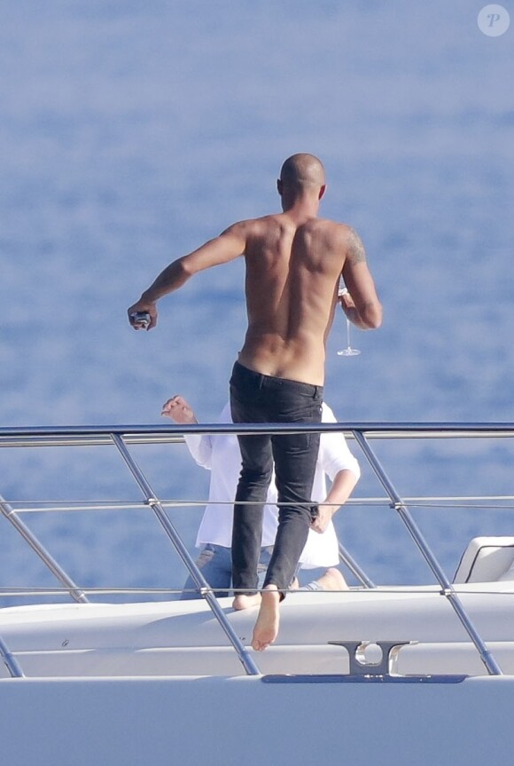 Exclusif - Chloe Green et son compagnon Jeremy Meeks profitent d'une journée ensoleillée sur le "Lionheart" au large de Monaco, le 5 octobre 2017.