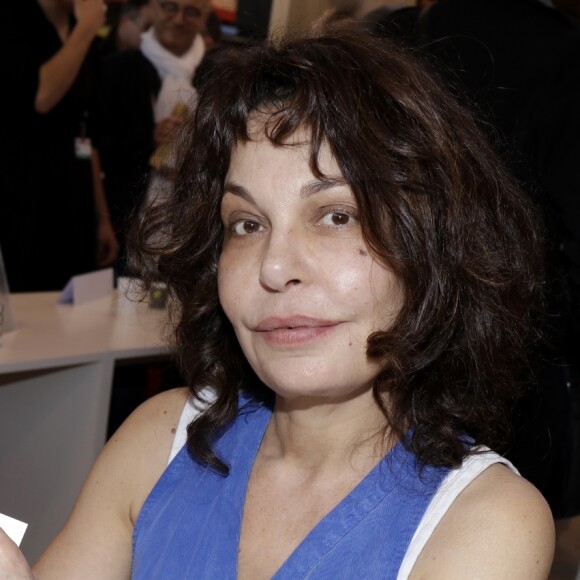 Isabelle Mergault lors de la 37ème édition du Salon du livre au parc des expositions, à la porte de Versailles, à Paris, France, le 26 mars 2017. © Cédric Perrin/Bestimage