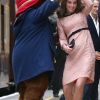 La duchesse Catherine de Cambridge, enceinte, a pris part le 16 octobre 2017 avec William et Harry à un événement impliquant leur organisation The Charities Forum en gare de Paddington, à Londres. Le lendemain, le palais de Kensington a révélé le terme de la grossesse de Kate, qui doit accoucher de son troisième enfant en avril 2018.
