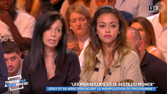 Jessy revient sur son aventure dans "Les Marseillais VS Le reste du monde" (W9) avec sa maman Elisabeth sur le plateau de "Touche pas à mon poste" (C8), mardi 17 octobre 2017.