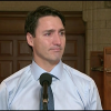 Justin Trudeau, en larmes, réagit à la mort de son ami, le rockeur Gordie Downie du groupe The Tragically Hip, à la télévision canadienne depuis Ottawa, le 18 octobre 2017.