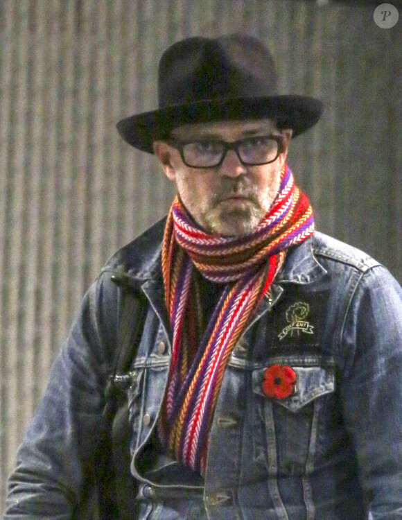 Exclusif - Le chanteur Gord Downie, décédé le 17 octobre 2017, dans un aéroport au Canada le 9 novembre 2016.