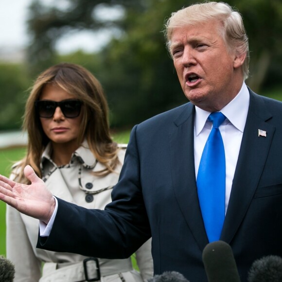 Le président Donald Trump et sa femme Melania arrivent à la Maison Blanche après leur voyage à Beltsville le 13 octobre 2017.