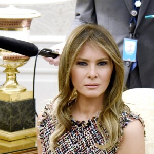 Le président des États-Unis, Donald Trump et sa femme Melania Trump accueillent le Premier Ministre thaïlandais P. Chan-o-cha et sa femme Madam Chan-o-cha à la Maison Blanche à Washington DC, le 2 octobre 2017.