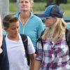 Reese Witherspoon et son fils Deacon Phillippe débarquent d'un hydravion à Tofino au Canada. Reese a passé un weekend avec son fils dans un hôtel 5 étoiles (à 5000 dollars par personne) où ils ont fait pleins d'activités en plein air dont une balade en hélicoptère! Le 21 juillet 2016