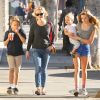 Reese Witherspoon emmene ses enfants Ava, Deacon, et Tennessee déjeuner à Westwood, le 20 décembre 2013