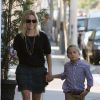 Reese Witherspoon et son fils Deacon à Santa Monica en octobre 2011