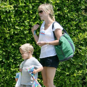 Reese Witherspoon et son fils Deacon à Santa Monica en 2007