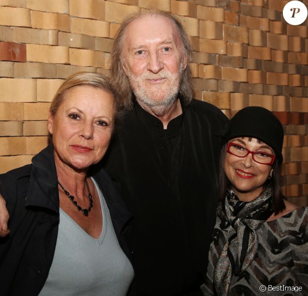 Exclusif - Dorothée (Frédérique Hoschedé), François Corbier et Ariane Carletti lors de la projection du film documentaire de F. Letot "Corbier, des traces dans la mémoire des masses" au lendemain du 73ème anniversaire du chanteur Alain Roux, dit Corbier à Paris le 18 Octobre 2017. Une façon aussi de célébrer les 30 ans du Club Dorothée (émission de télévision française destinée à la jeunesse et diffusée sur la chaîne télévisée TF1 du 2 septembre 1987 au 30 août 1997 et produite par AB Productions.) © Denis Guignebourg/Bestimage